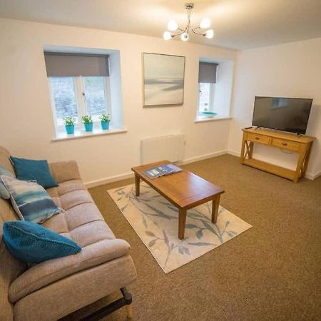 Champion Court Two Bedroom Flat Бристол Екстериор снимка